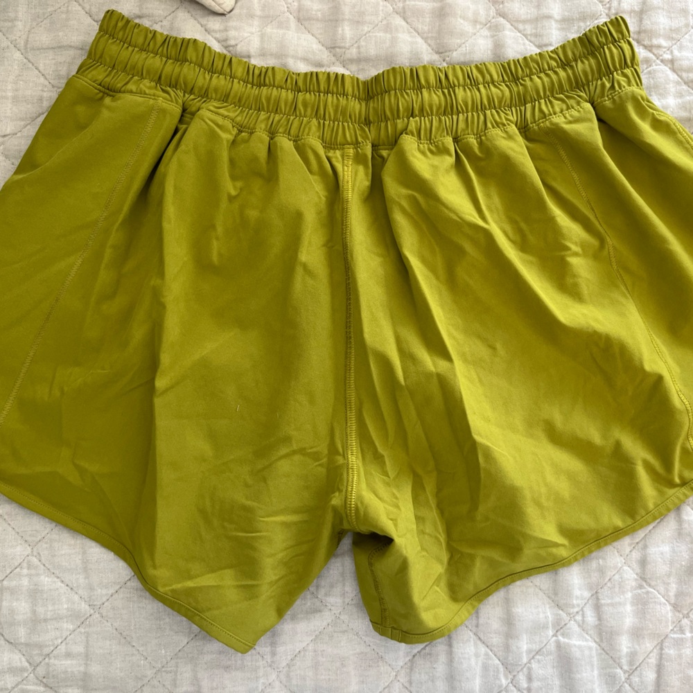 Green LuluLemon Hotty Hot 4” shorts